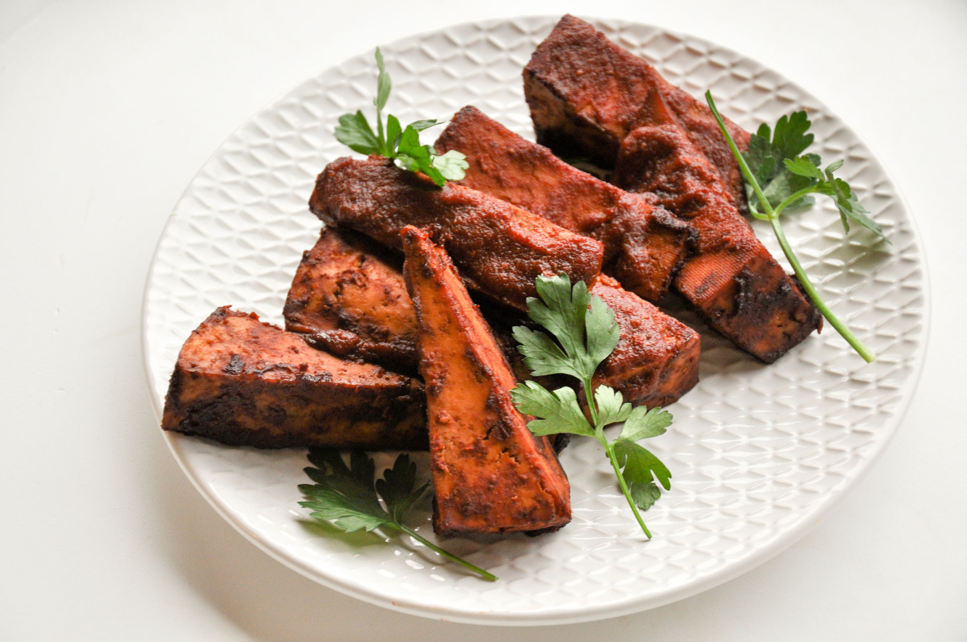 BBQ Baked Tofu Strips Veganrevolutie.nl