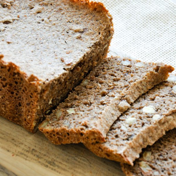 Volkoren-Noten-Rozijnen-Brood-vierkant Volkoren-Noten-Rozijnen-Brood-vierkant
